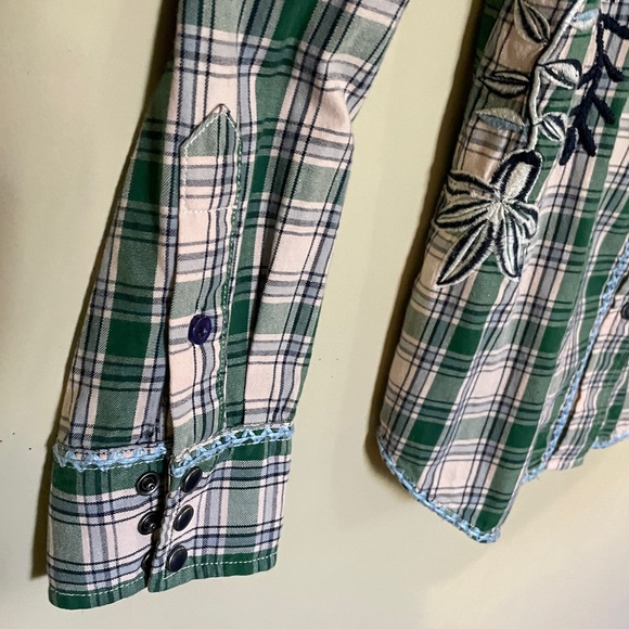 Driftwood | Lana Embroidered Plaid Snap Front Western Shirt - Picture 2 of 10